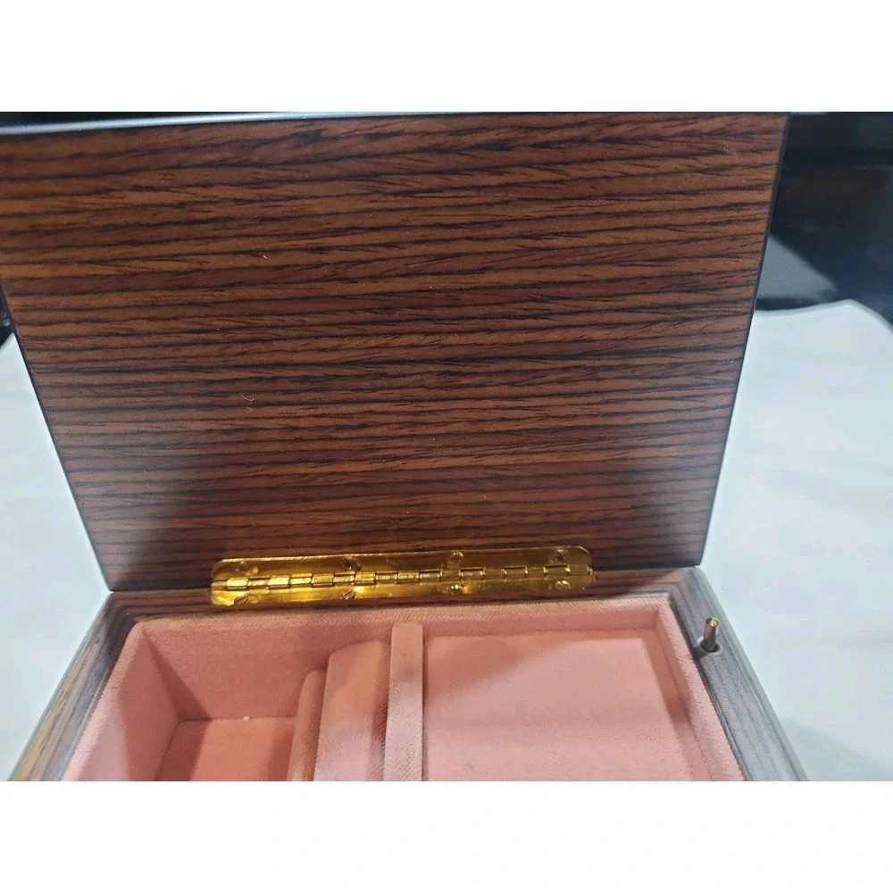 Vintage~Italian Music ~Jewelry Box~Wood Inlay~Mandolin Violin ~Pink Velvet Lined